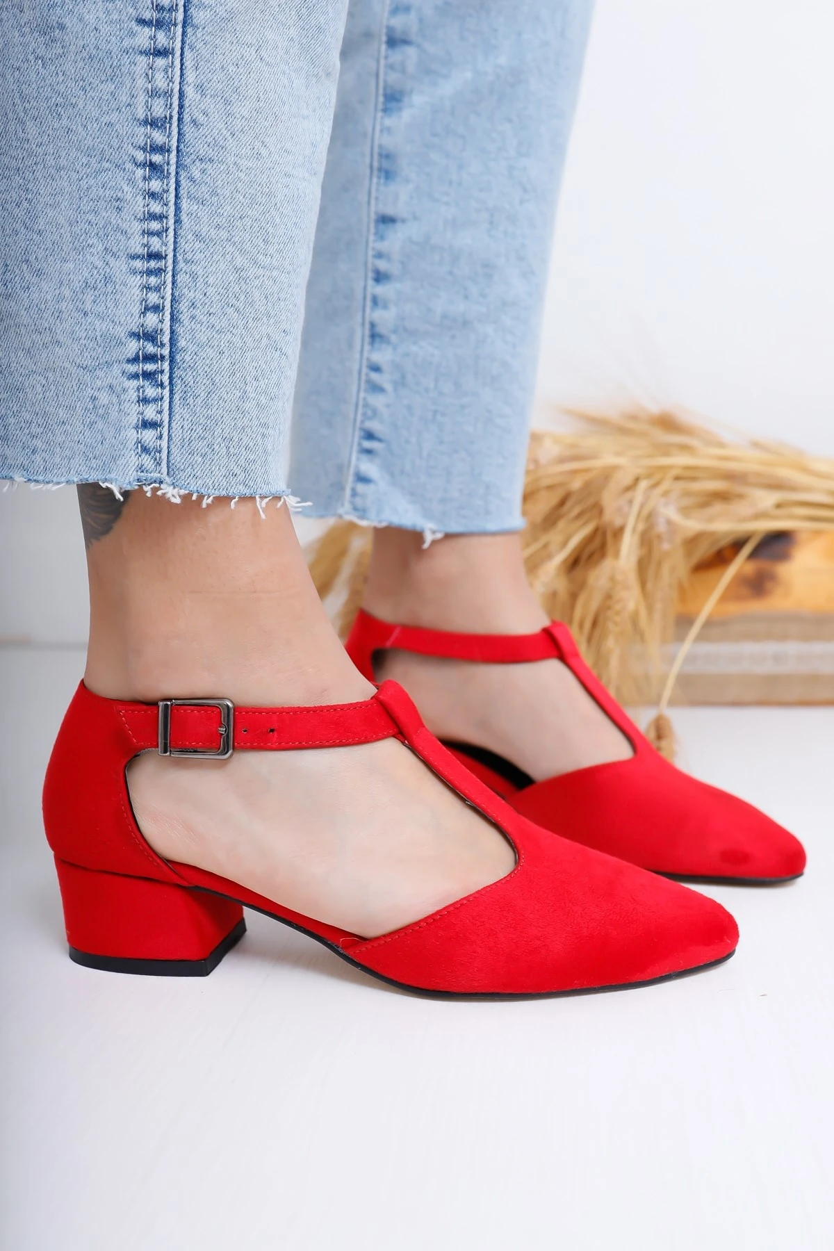 

Jane Red Suede Shoes