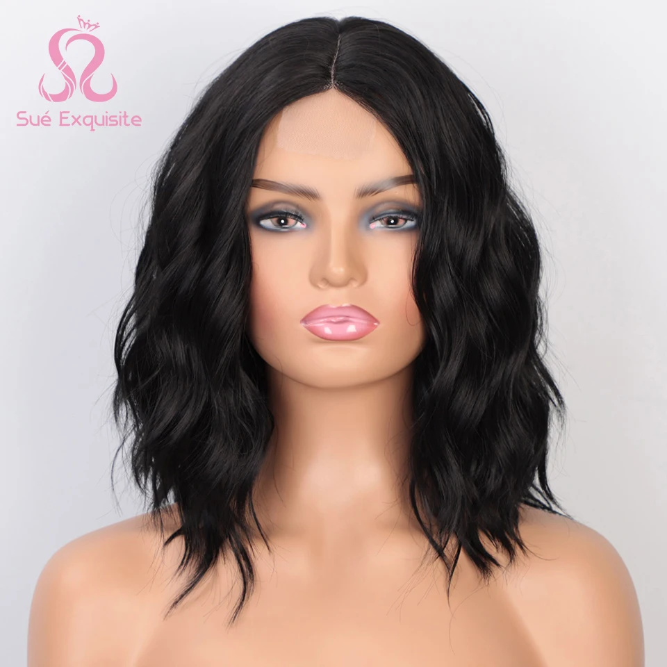 

Женские изысканные синтетические парики SUe, короткие черные парики фиолетового, розового, коричневого цветов, волнистые натуральные волосы...