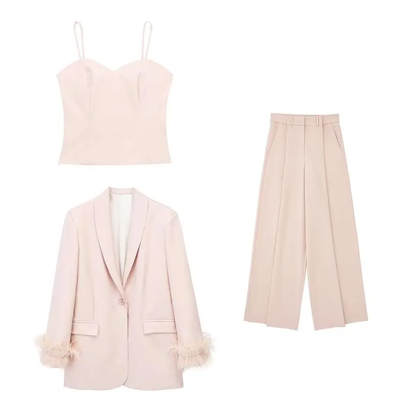 Элегантный темпераментный женский костюм-поло с длинным рукавом и перьями