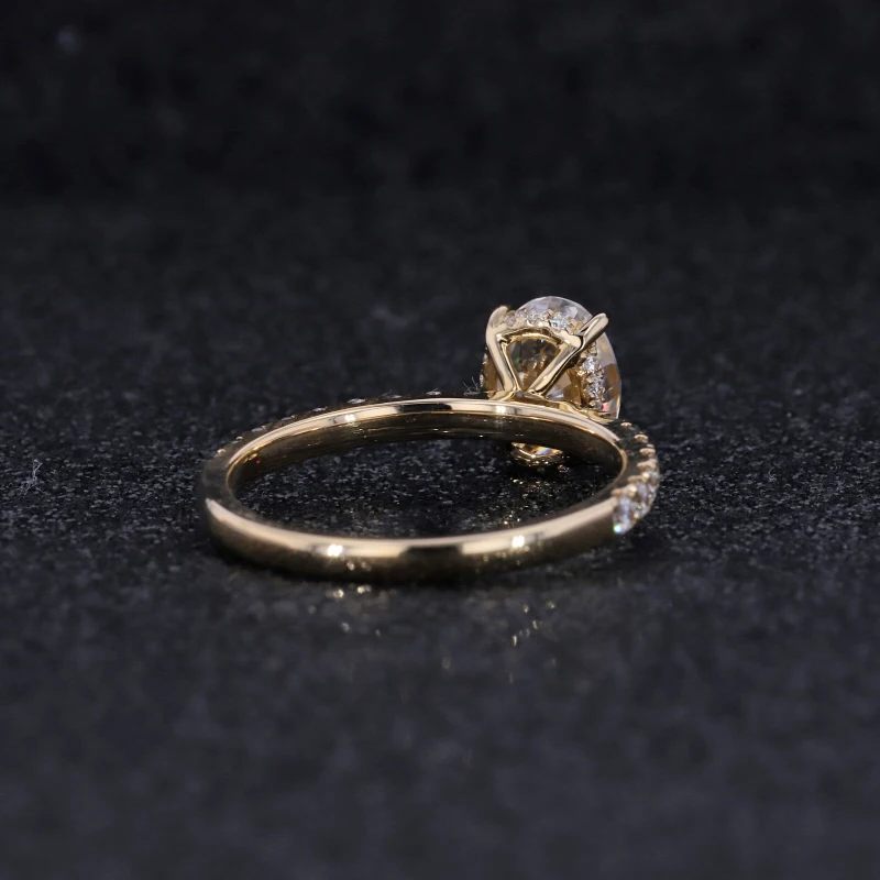 Обручальное кольцо овальной формы с драгоценным камнем vvs 6x8 мм |