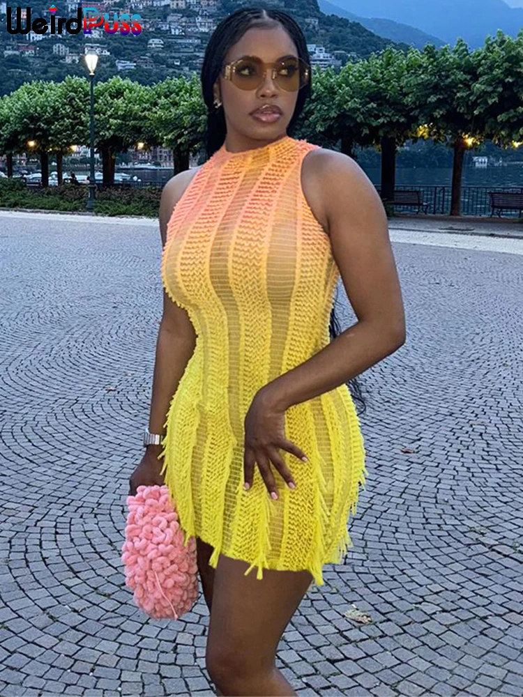 Женское платье без рукавов с круглым вырезом и градиентным принтом