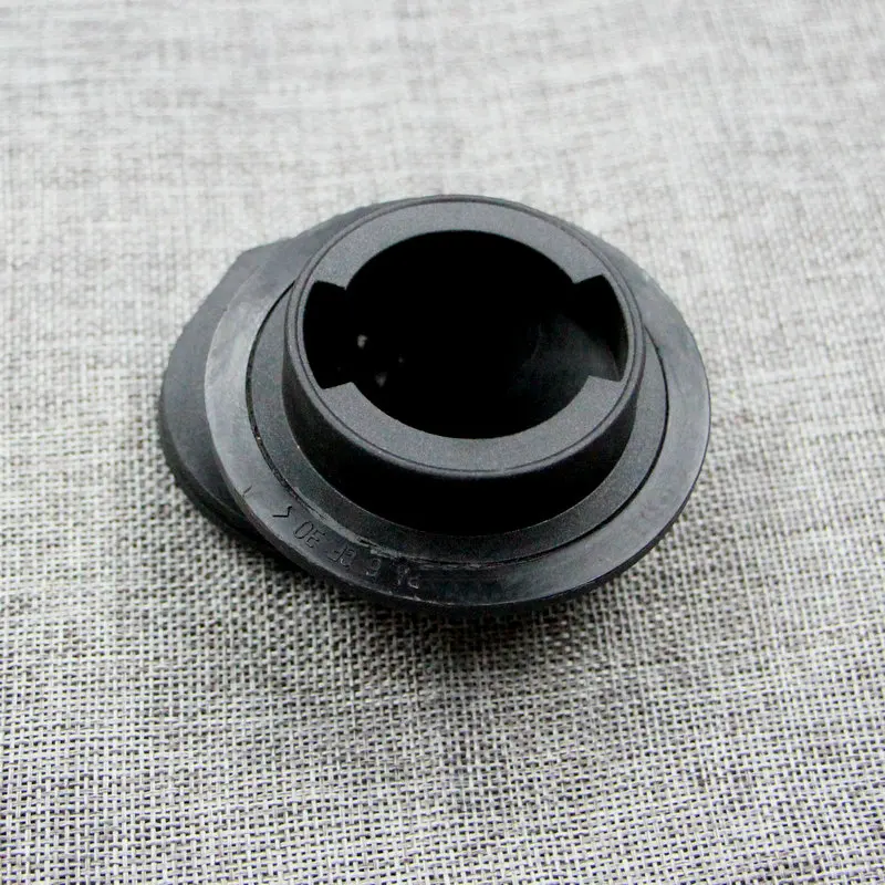 

Apply to polo 1.4 2002-2005 Oil filler Lower part of oil cap 036 115 302