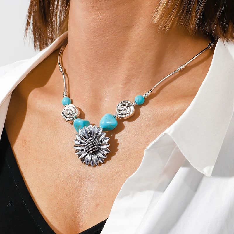 

Bohemian Retro Silver Alloy Flower Necklaces for Women Turquoise Beads Pendants Necklace Girls Party Holiday Jewelry Gifts