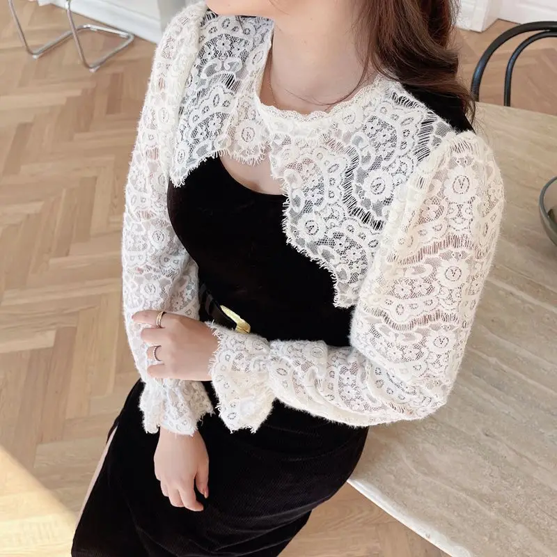 

100 кг хорошего качества короткая футболка для женщин 2022 осень зима французский сексуальный тонкий кружева пухлый рукав лоскутное велюр топ...