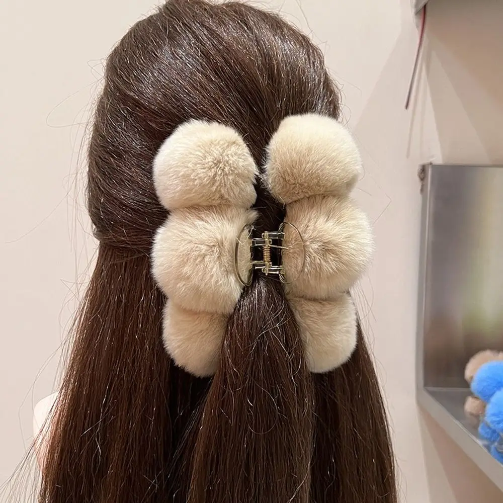 

Sweet Retro Hair Accessories Hair Grab Clip Luxury Hairball Korean Style Hair Claw Shark Clip Plush Female Hair Claw