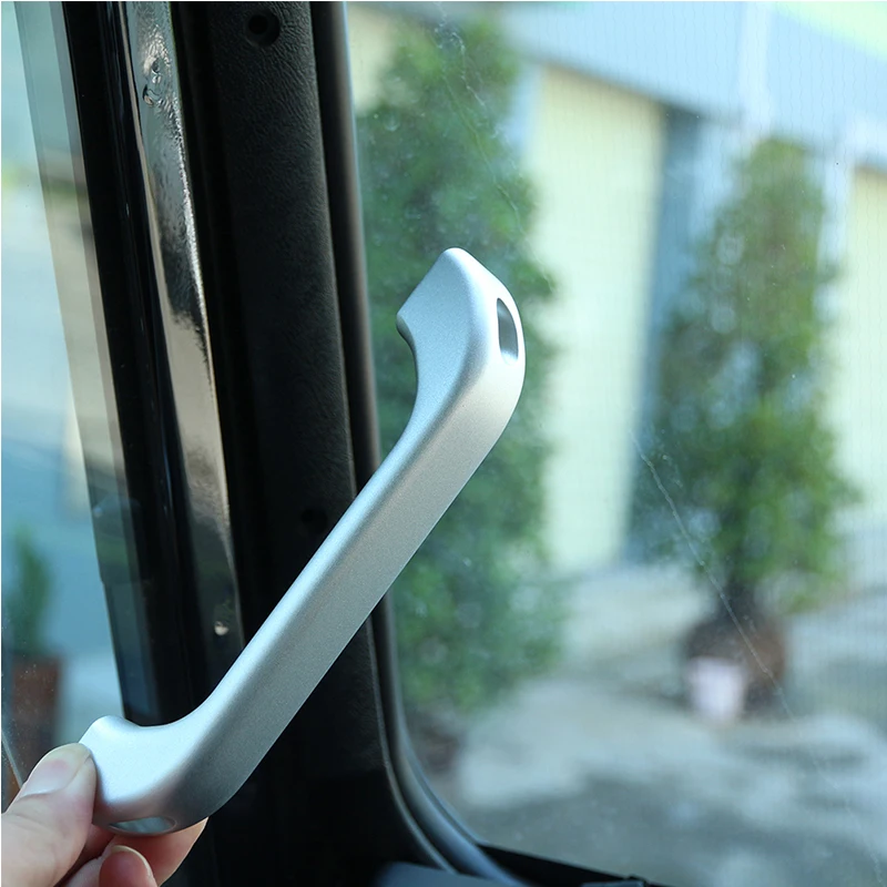 

For Land Rover Defender 90 110 2004-18 Car styling Aluminum Alloy Silver/Red/Black Car A pillar Grab Handle Trim Car Accessories