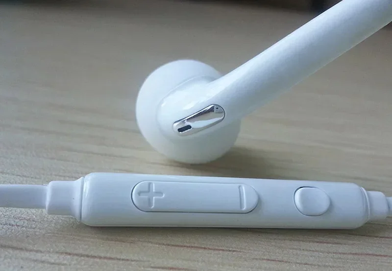 Проводные внутриканальные наушники для Samsung белых