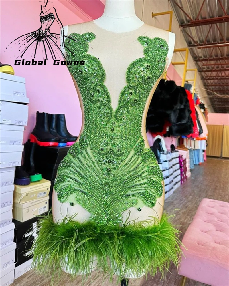 

Green O Neck Short Prom Dresses Bead Birthday Party Gowns Crystal Rhinestone Celebrity Dress Feathers Mini Cocktail Robe De Bal