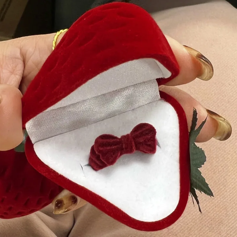 

1 Pc Red StrawberryJewelry Box Velvet Wedding Ring Box Necklace Display Box Gift Container Case for Jewelry Packaging Wholesale