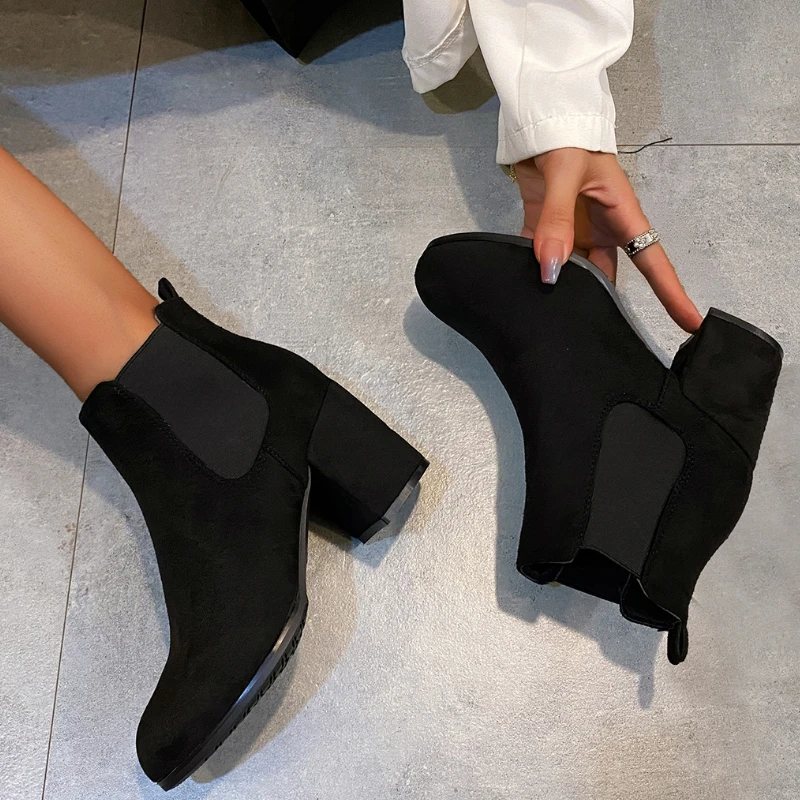 

Женские замшевые ботинки с острым носком, повседневные ботильоны на платформе и высоком квадратном каблуке, Осень-зима 2022