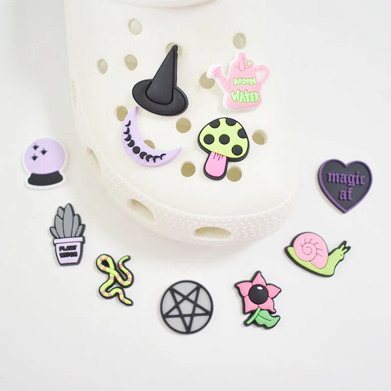 

1pc Witch Divination Shoe Charms Purple Moon Love Shoe Decoration Croc JIBZ Sandals Garden Accessories Kids X-mas Gifts