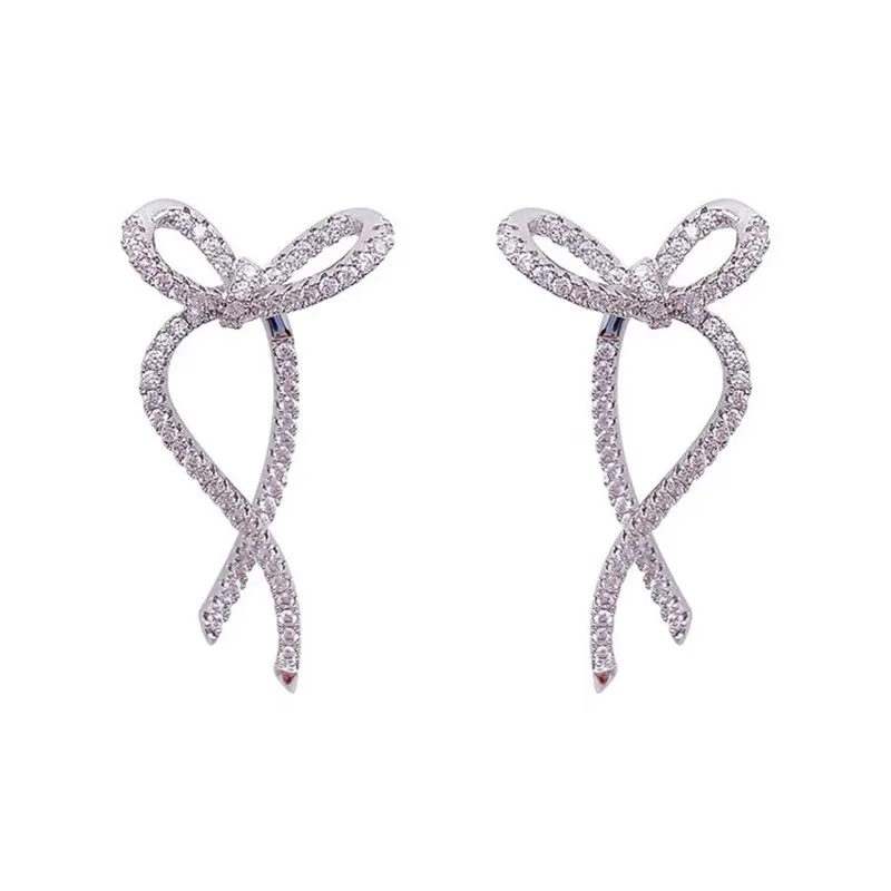 Женские серьги-гвоздики со стразами