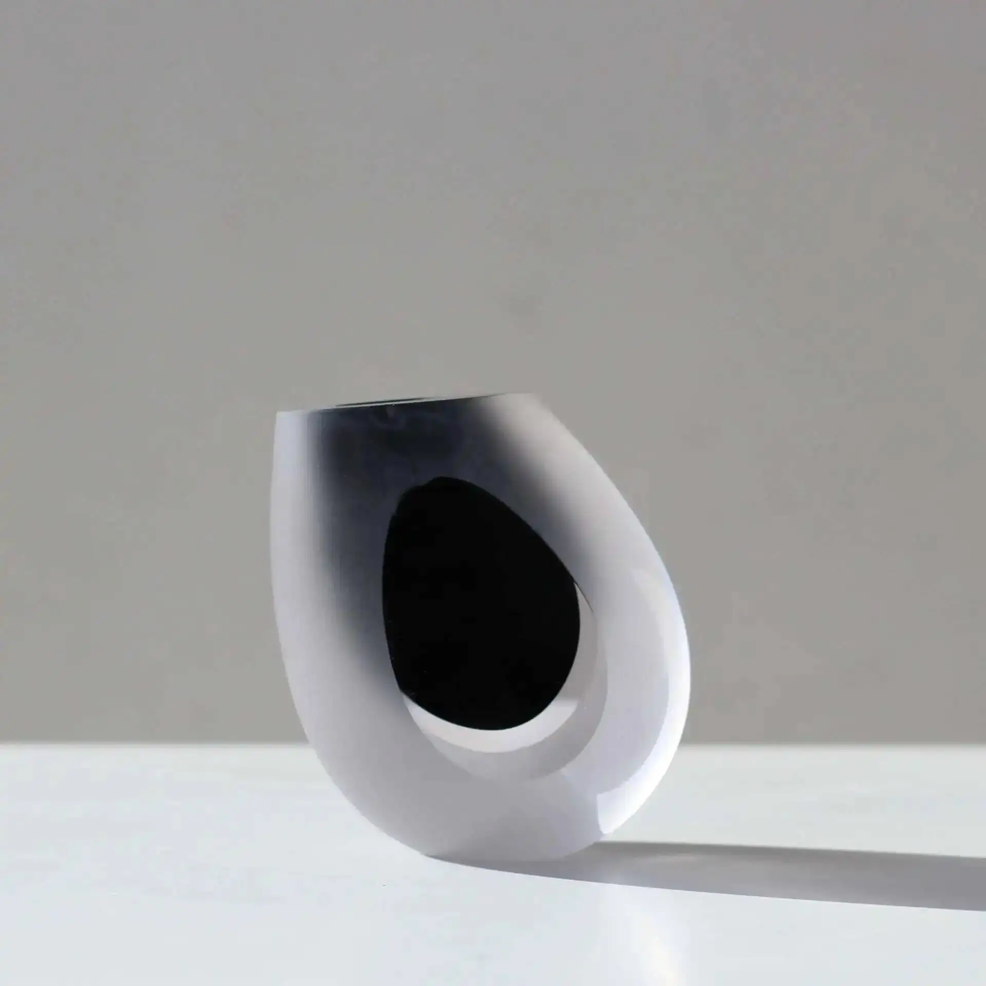 

Цветная стеклянная ваза