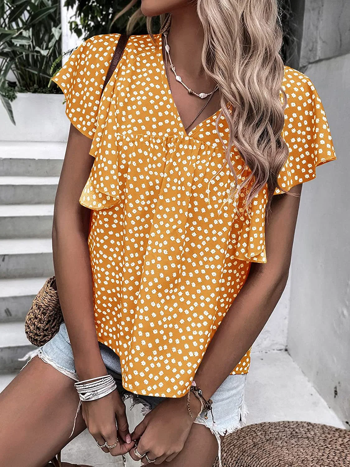 

Top Women 2023 Women's Summer Bohemian Floral Print V Neck Ruffles Short Sleeve Tees T-Shirt Women Daily Casual Tops Streetwear