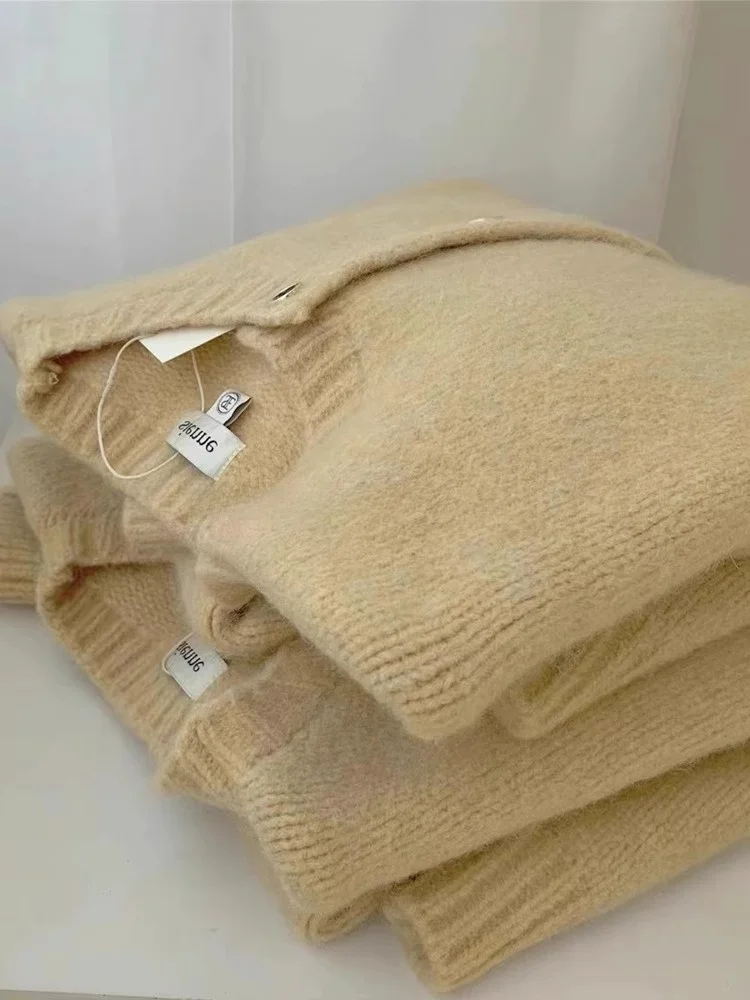 Нежный вид белый и синий фиолетовый бархатный вязаный кардиган с енотом женский