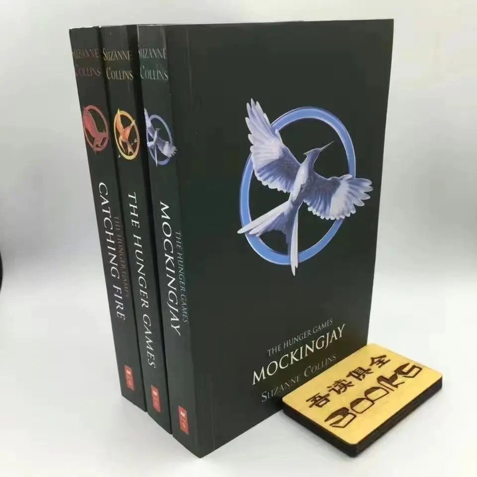 3 книги/набор Голодных игр/Огненный/пересмешной Джей в английском оригинальном фильме книга для взрослых