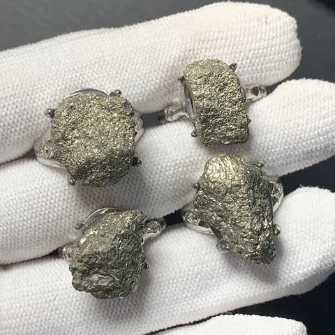 Кольцо из натурального пирита, медная основа, женский