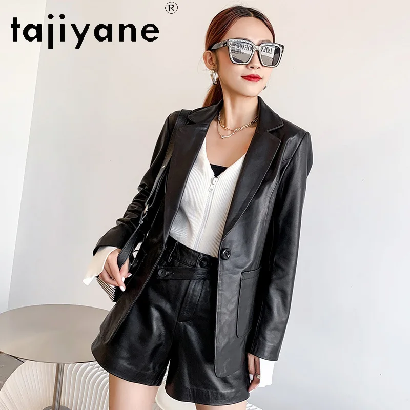 Женская кожаная куртка Tajiyane черная приталенная из натуральной овечьей кожи на