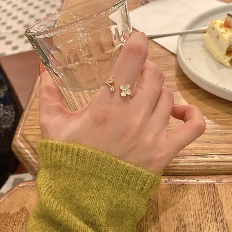 

Gentle Dignified Flowers Ring Female Sweet Pearl Zircon Internet Celebrity Versatile Opening Adjustable Index Finger Ring