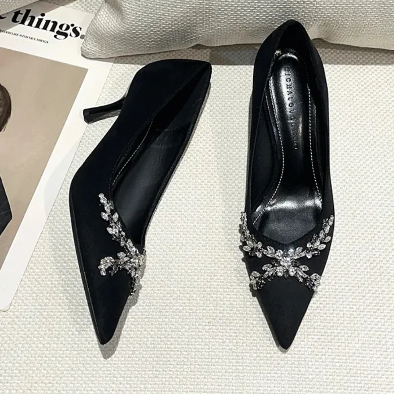 Атласные черные туфли-лодочки с острым носком женские туфли без шнуровки на