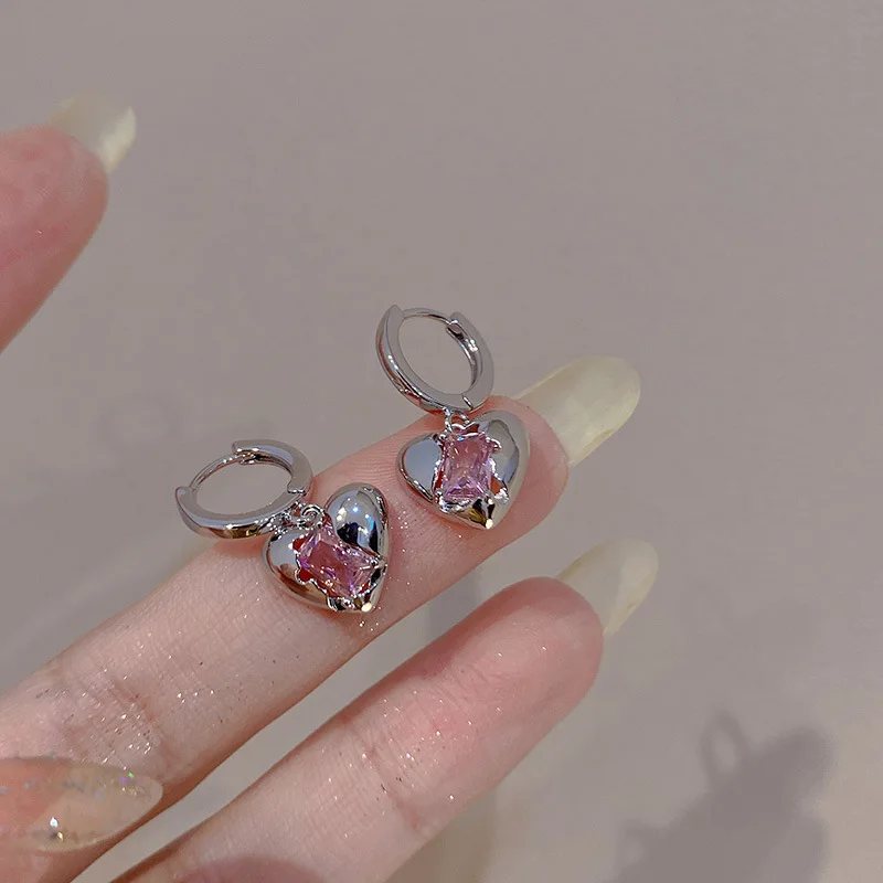 

Trendy Silver Color Heart Stud Earring For Women Simple Pink Cube Crystal Zircon Ear Romantic Dating Sweet Female Jewelry