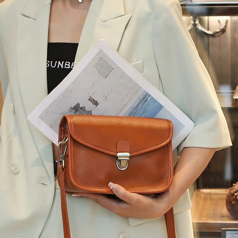 

2023 new leather women's baotou layer vegetable tanned cowhide shoulder bag fashionable Joker portable crossbody bag