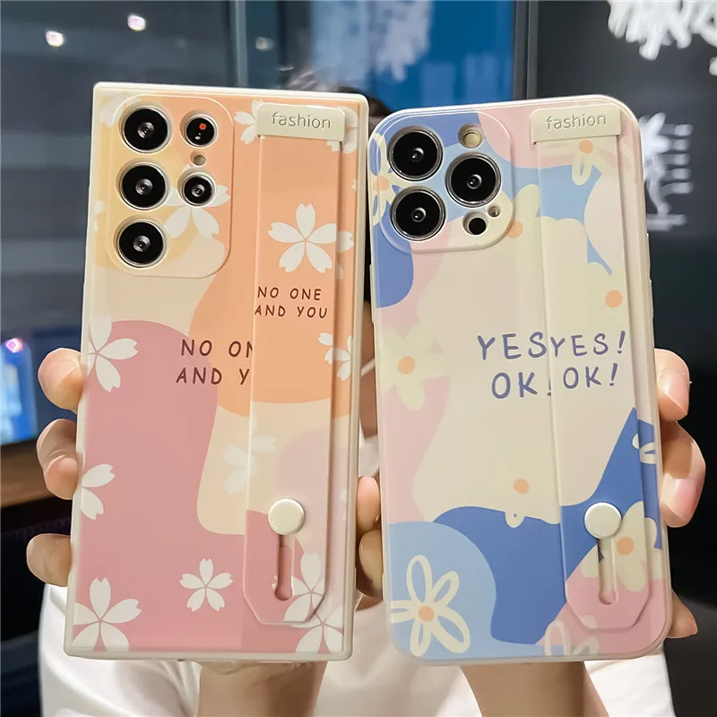 

Trendy Art Flower Hit Color Wrist Strap Phone Holder Case Cover for Samsung S22 S21 FE S20 Note 20 10 A53 23 13 33 A52S 32 12 72