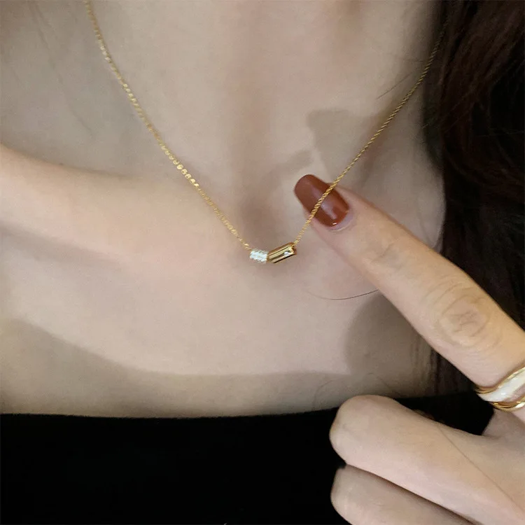 

Korean Chic Gold Color Luxury Crystal Pendant Necklace Clavicle Chain