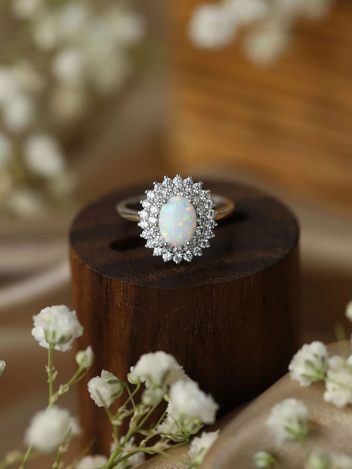 

Женское кольцо из серебра 2023 пробы, с натуральным камнем