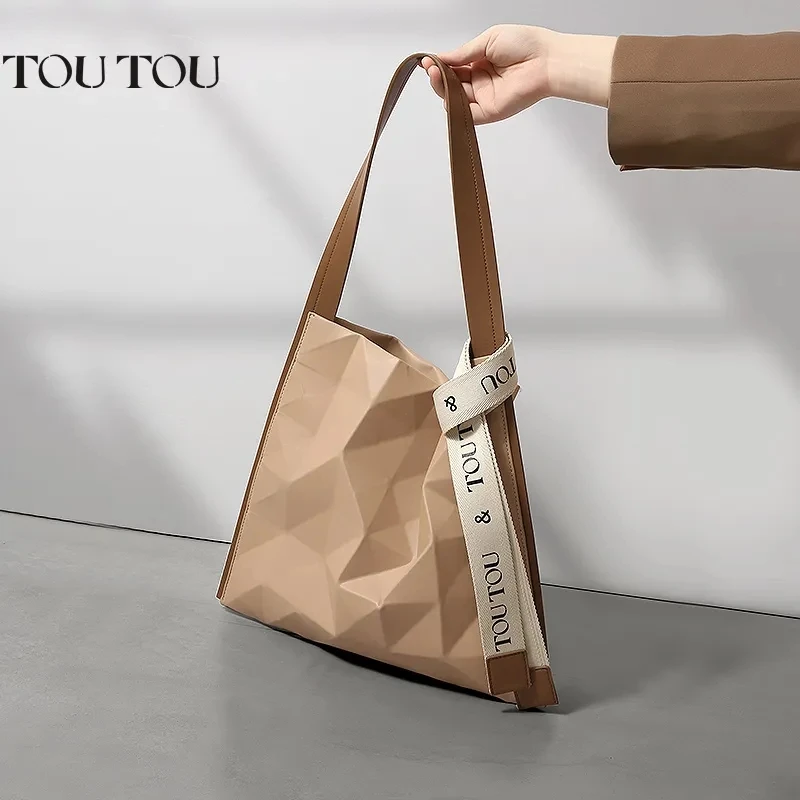 2022 New Design PU Tote Shopping Bag Large Capacity Women Girls Casual Travel Beach Bag Portable Tote Storage Organizer Handbag