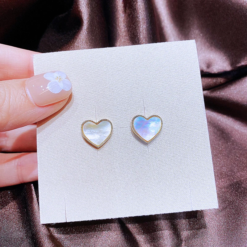 

Korean Fashion Heart Earrings for Women Gold Color Plated Natural Shell Stud Earrings Jewelry