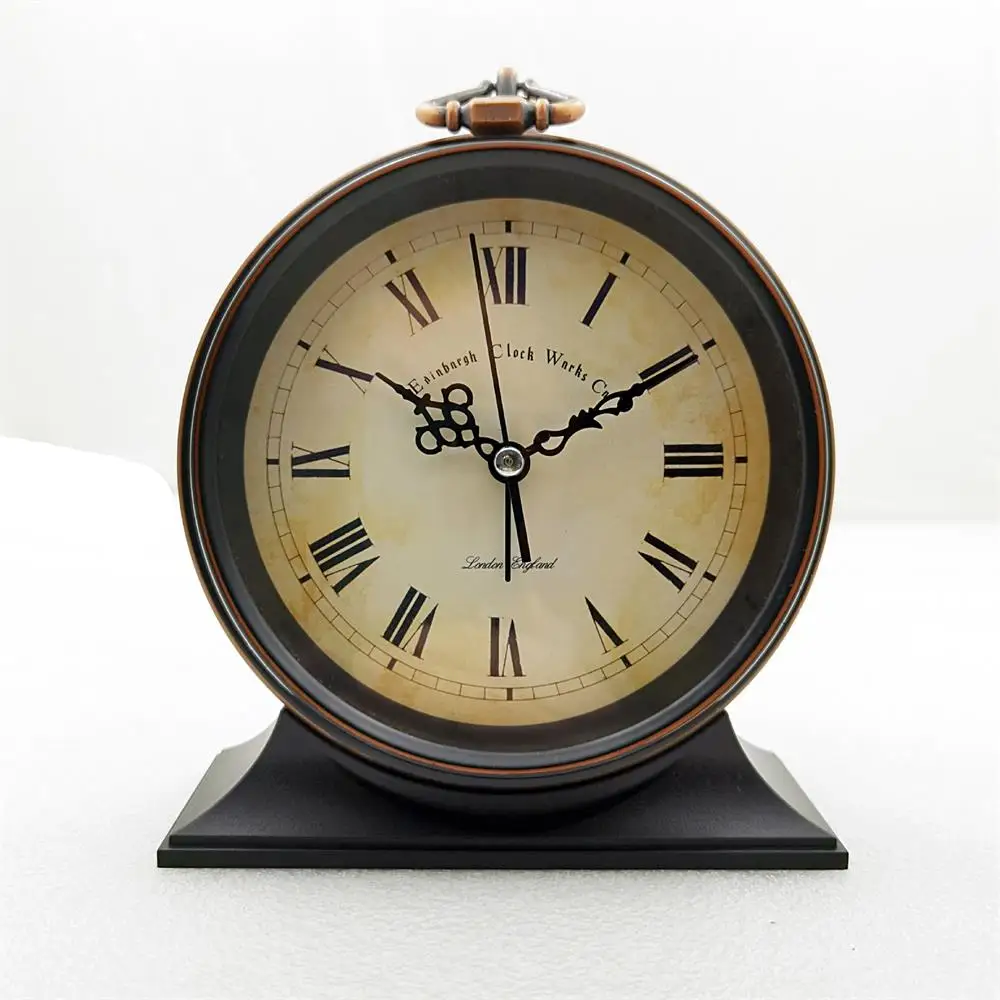 

Металлический ретро будильник