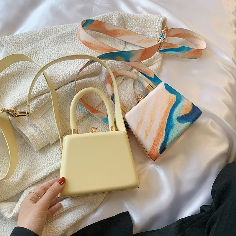 

2022 New Fashion Design Texture Shoulder Portable Bucket Pottery Bag Women's Small Square Bag Designer High Quality Handbags