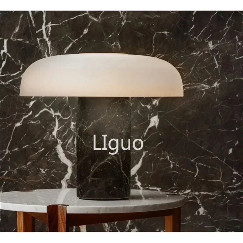 Скандинавская простая настольная лампа Современная креативная под мрамор