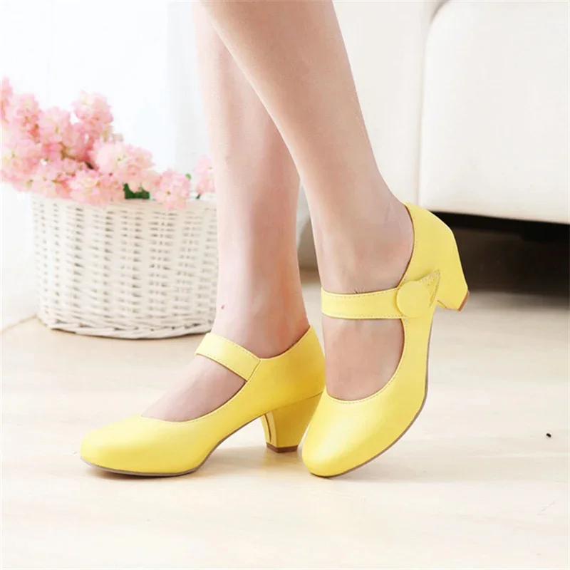 

Casual Yellow Low Heeled Mary Janes Shoes Women Fashion PU Leather Short Heel Pumps Buckle Nude Pink Party Wedding Shoes Ladies