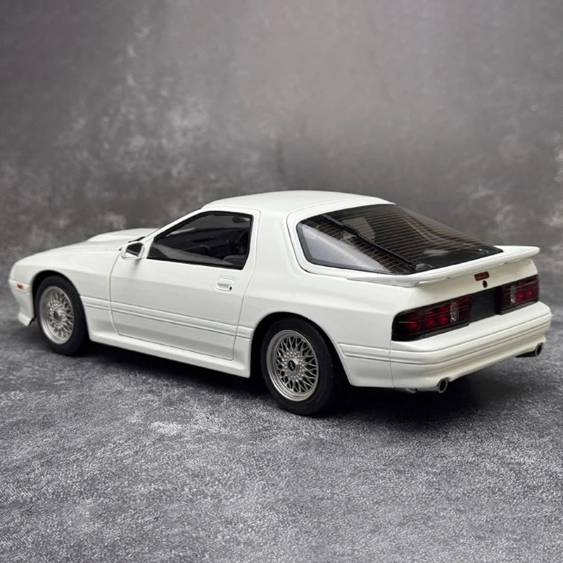 Фото Wheel Art 1/18 для моделирования автомобиля из сплава RX7 FC3S, коллекция WHELART, вид сбора №3