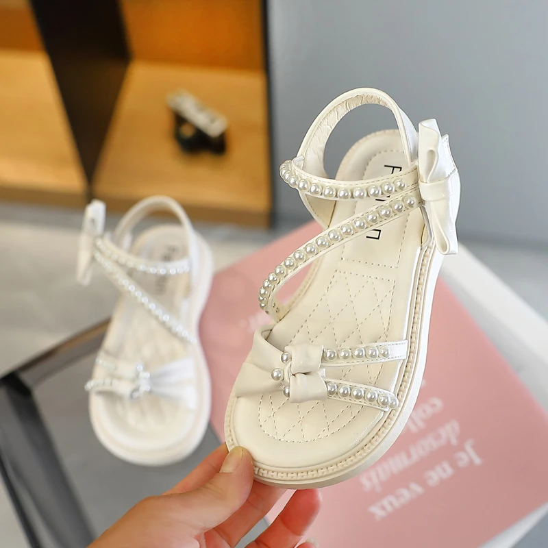 

2023 Summer New Children Girls Sandals Korean Style Pearls Pleated Open-toe Princess Shoes for Party Wedding Shows Kids Fashion