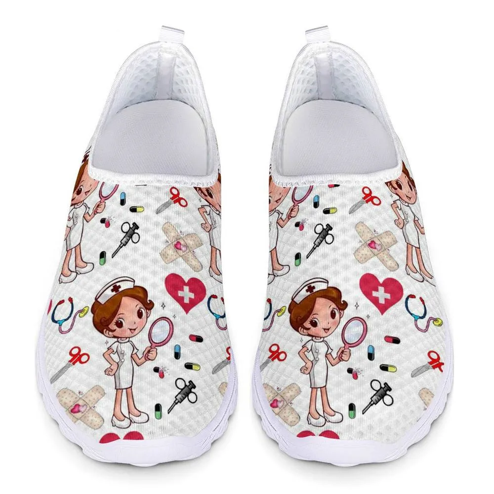 

New Cartoon Nurse Doctor Print Women Sneakers Slip on Light Mesh Shoes Summer Breathable Flats Shoes Zapatos Planos