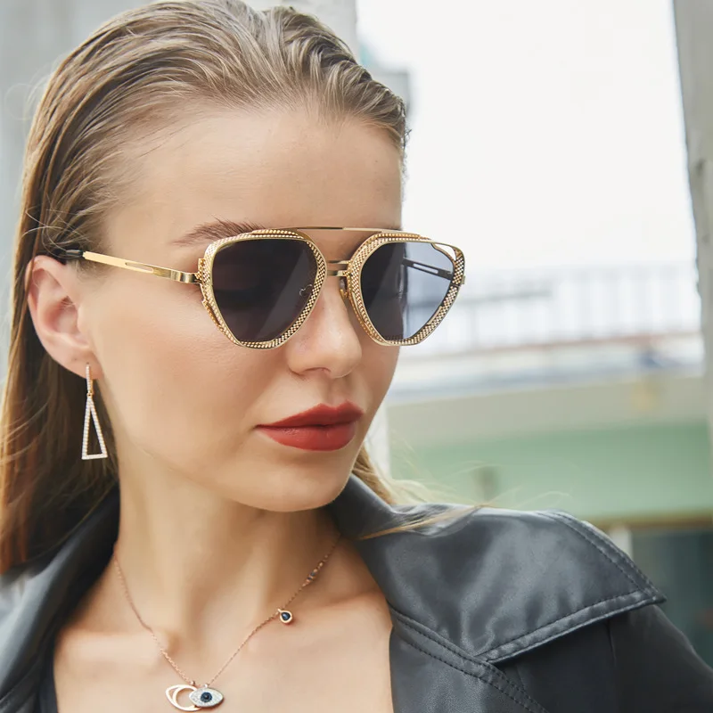 

2022 New Irregular Hollow Metal Sunglasses Steampunk Men Women Fashion Glasses Brand Designer Retro Vintage Sunglasses UV400