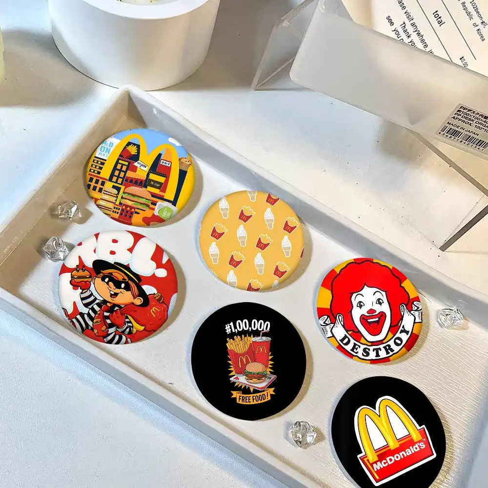 Фото Модный круглый значок с логотипом McDonald's, креативная брошь, аксессуар для одежды и рюкзаков, нагрудный значок №3