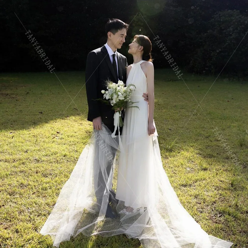 Простое свадебное платье без рукавов с круглым вырезом длиной до щиколотки