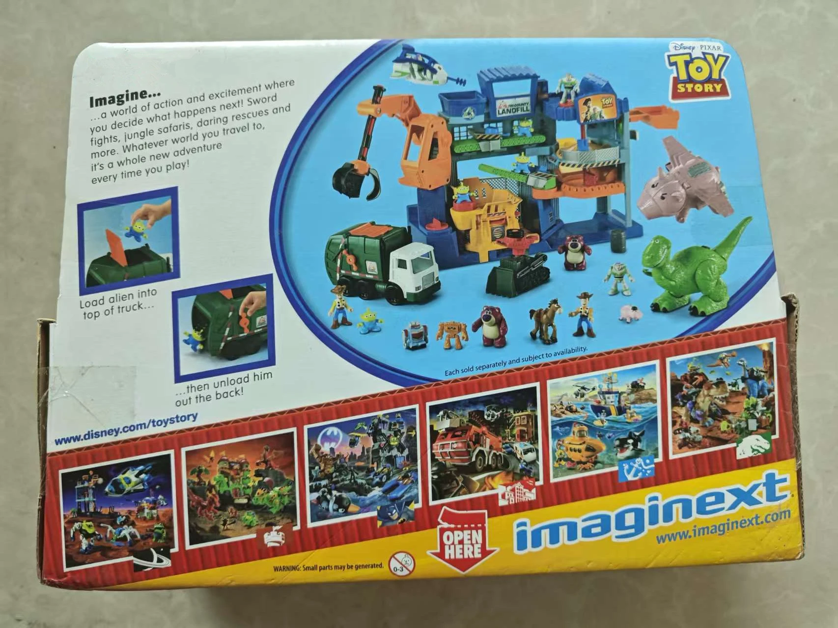 Фото Игровой набор Disney Imaginext «История игрушек»: мусоровоз с фигурками Вуди и маленьких зеленых инопланетян №3