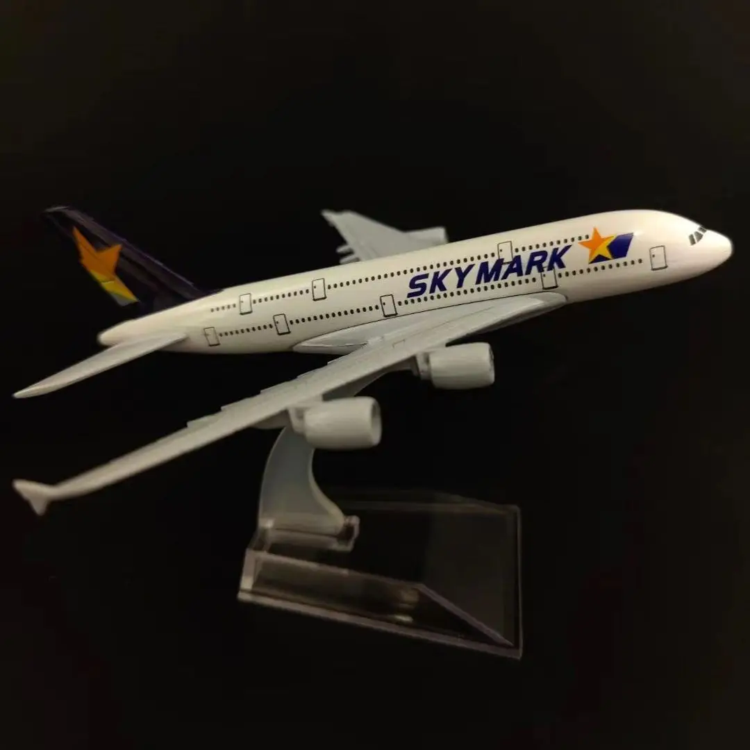 

Масштаб 1:400, металлическая копия авиации, 15 см, японская модель Skymark A380, Миниатюрная игрушка под давлением для мальчиков