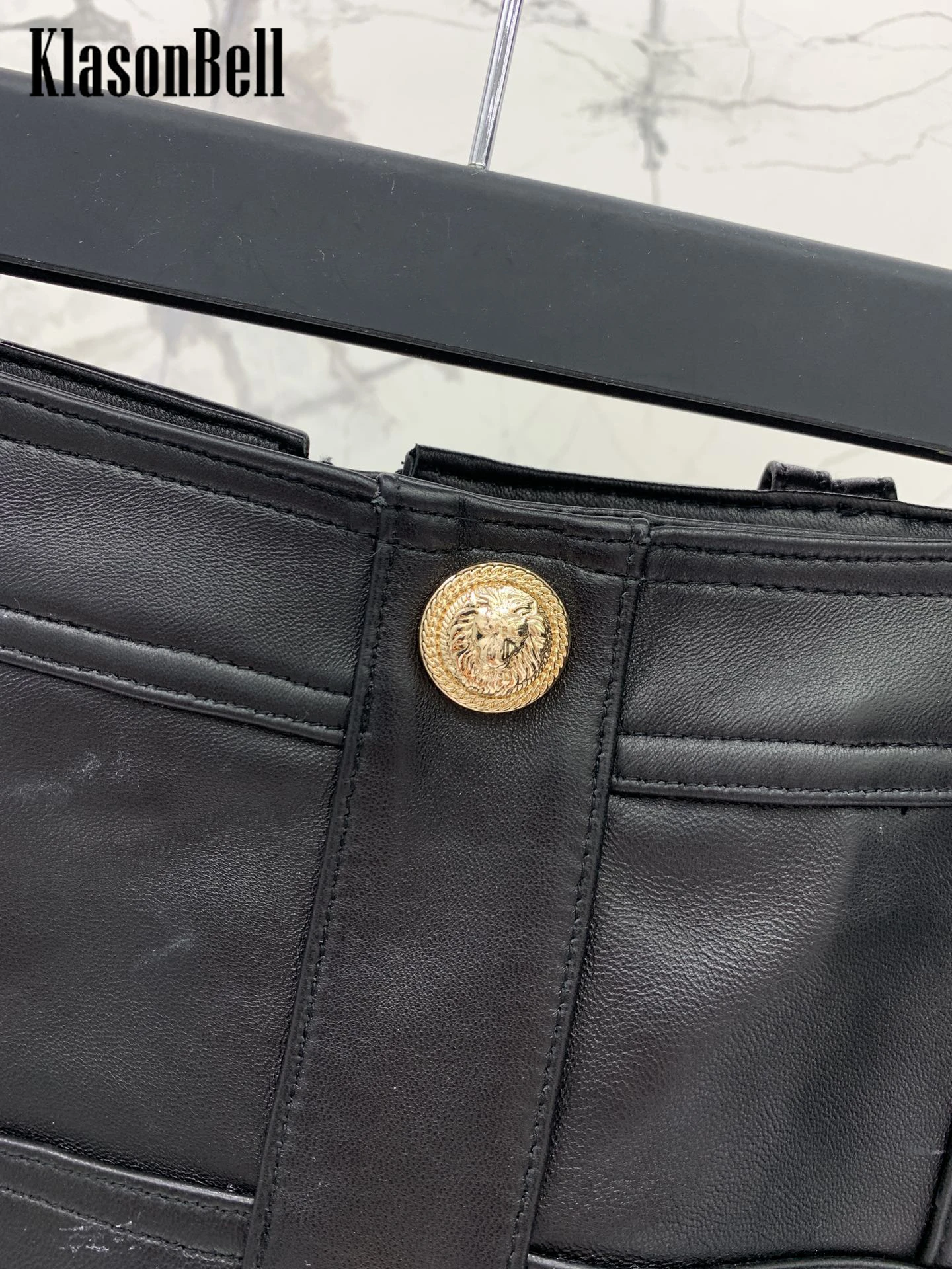 Рисунок 5 - Женская мини-юбка из натуральной кожи