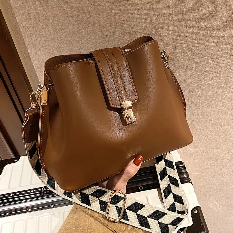 

2022 Ladies Simple Vintage Small Pu Leather Bucket Shoulder Bag Designer Fashion Ladies Luxury Black Crossbody Tote Bag