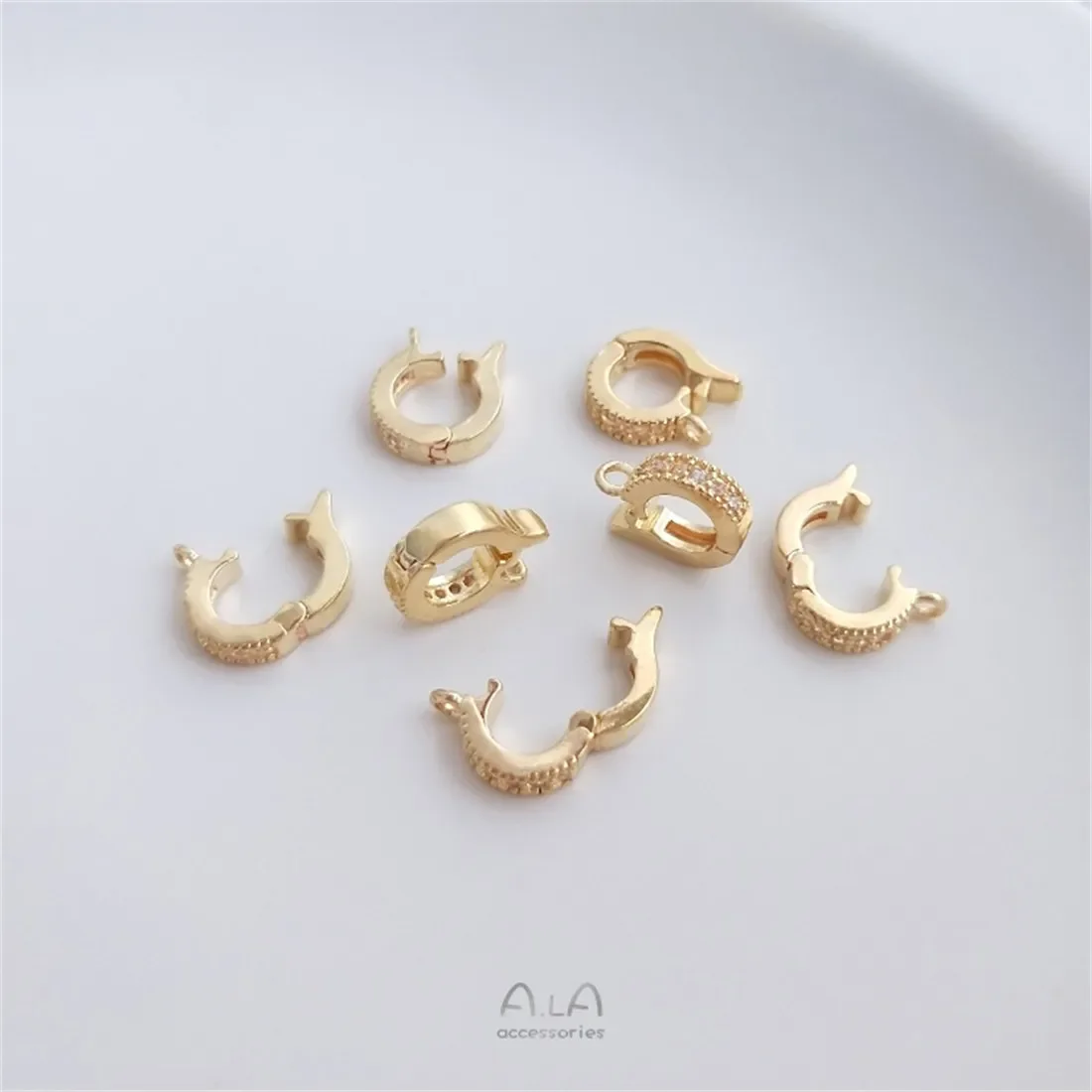 Универсальная подвесная пряжка из 14-каратного золота с инкрустацией цирконием