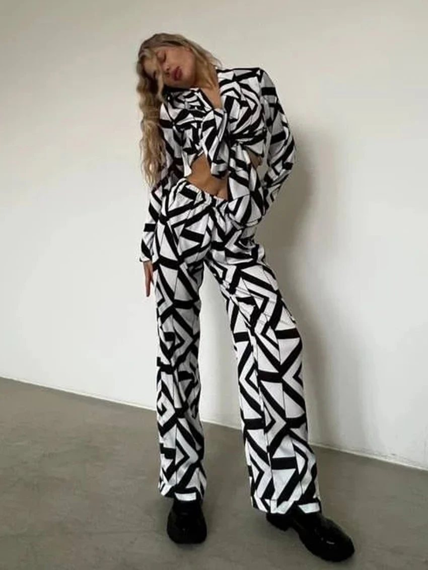 Рисунок 4 - Женский пижамный комплект Marthaqiqi с принтом