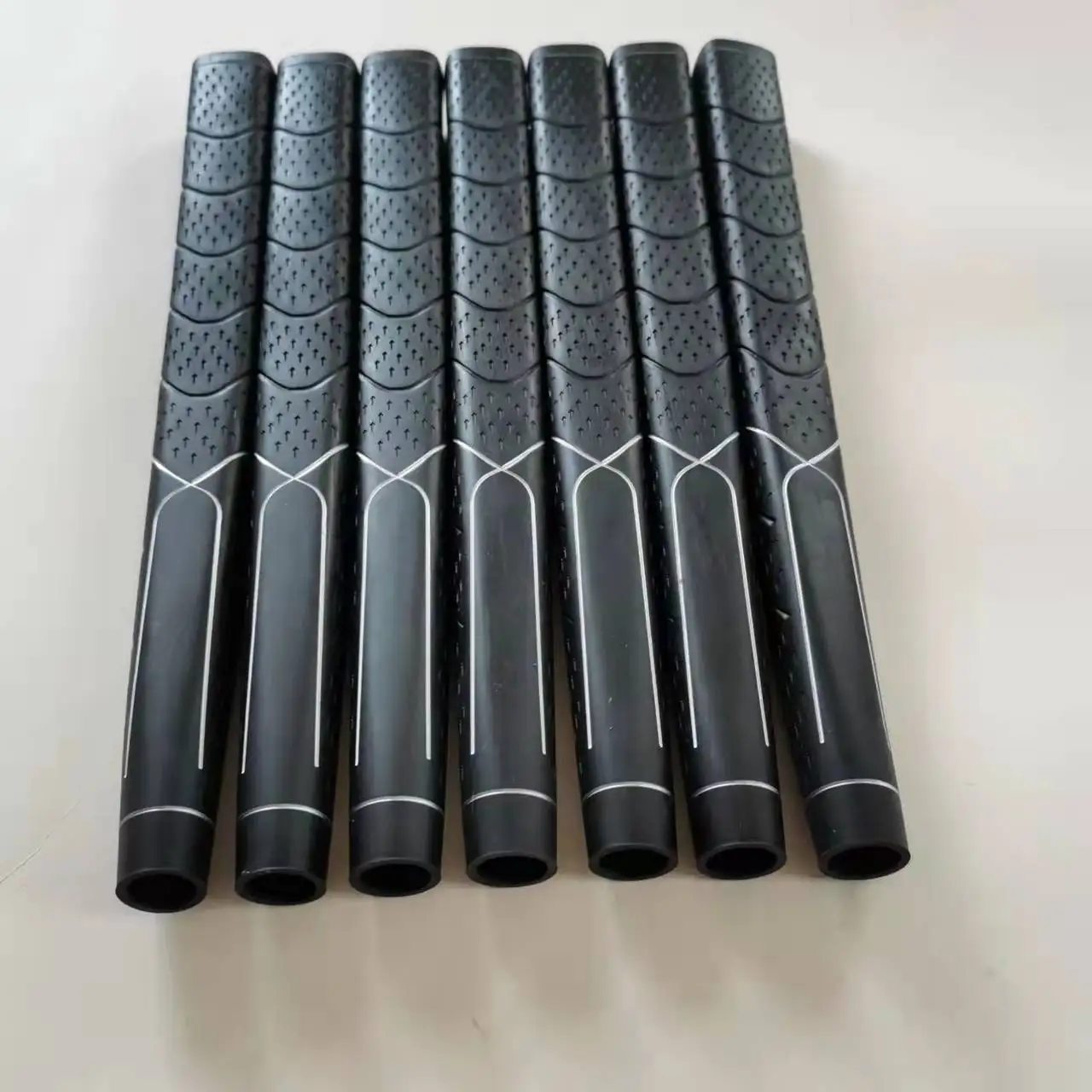 

Neutral Black TPE Golf Putter Grip Golf Accessories