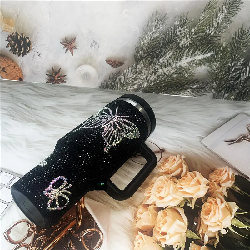 Dostosowany kubek 40 uncji z pokrywką na uchwyt słomkowy Rhinestone Bling Butterfly ze stali nierdzewnej prezent dla osoby miłości