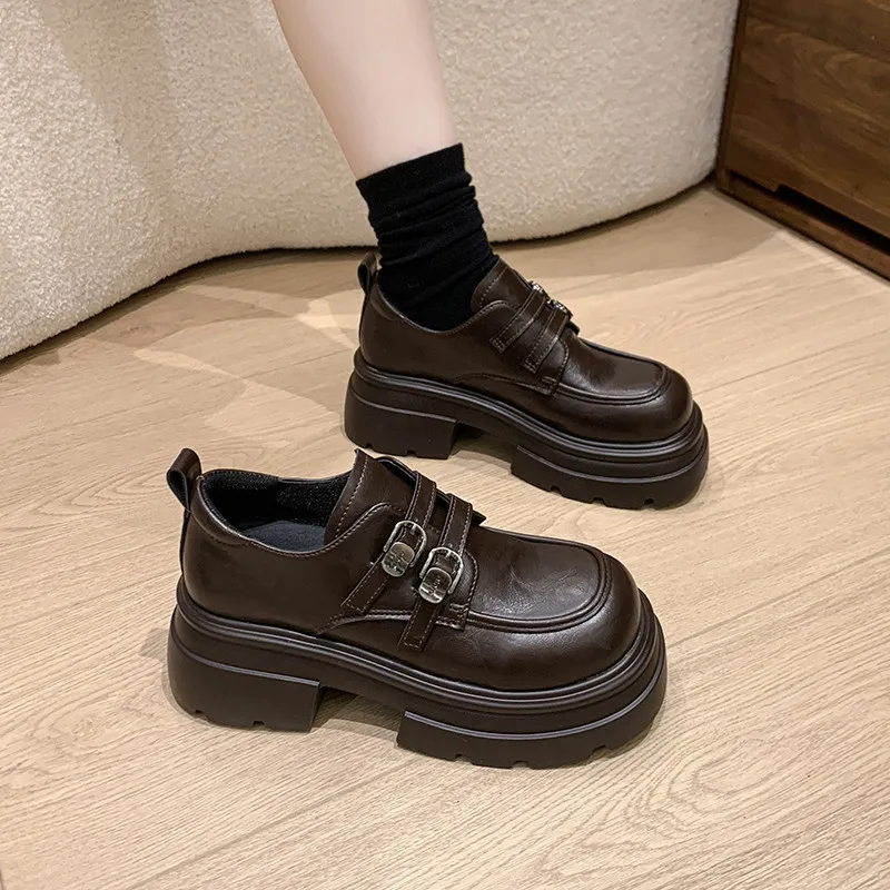 Туфли женские универсальные с мехом модная обувь в британском стиле лоферы на